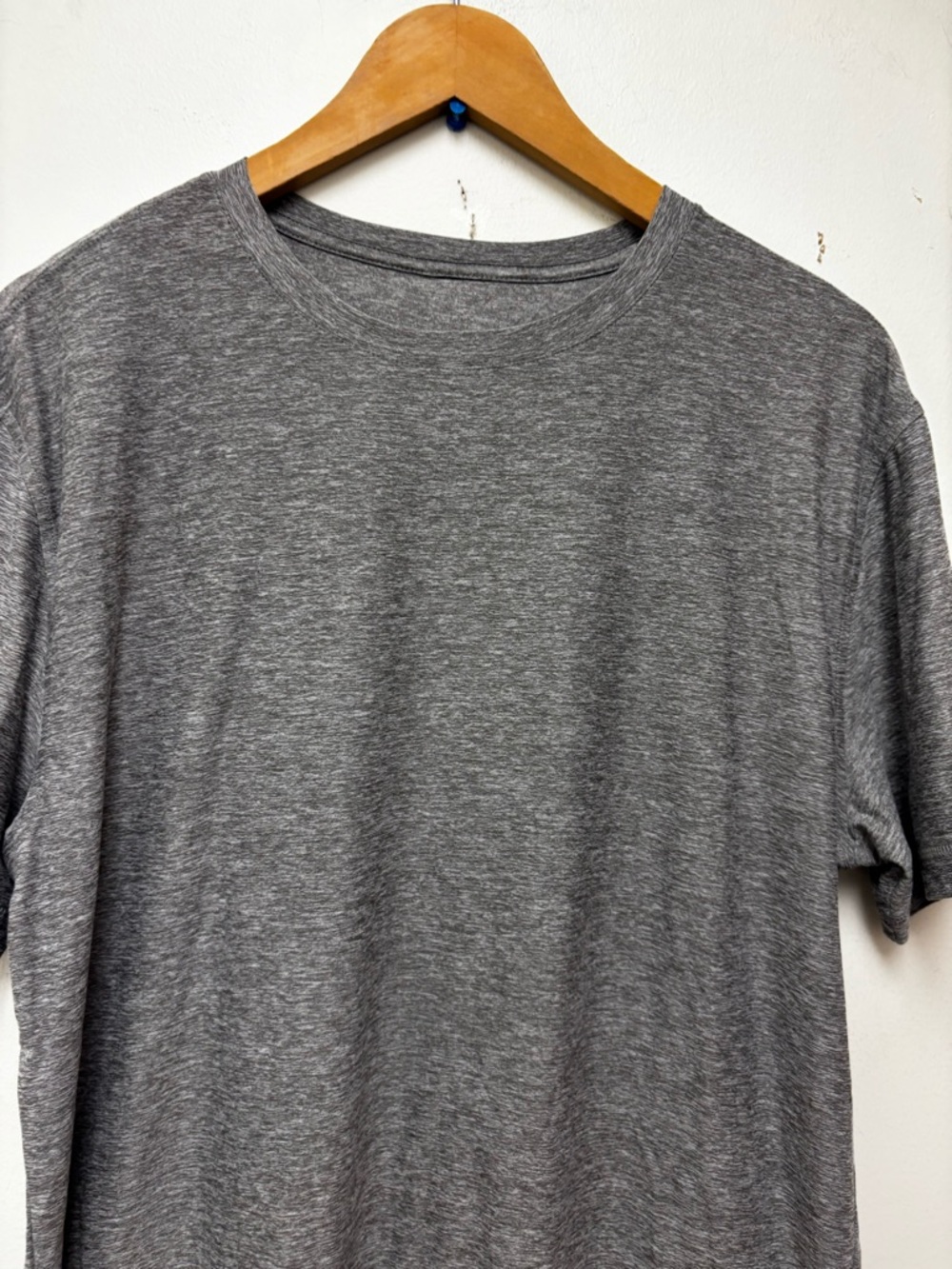 Vuori The Strato Tech Tee Shirt - Picture 6 of 10